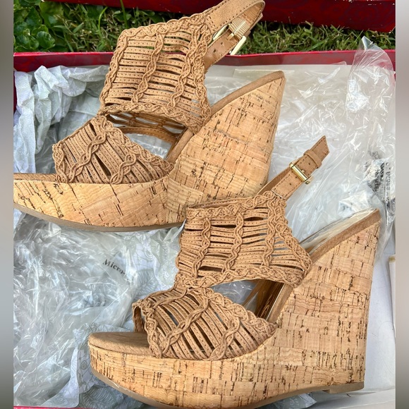 Carlos by Carlos Santana Shoes - NIB Carlos Santana Bellini Comfy Wedge Platform Fabric Sandals Nude Cork 6.5